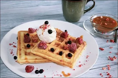 Венские вафли с ягодами