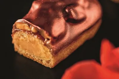 Эклер «Сникерс»