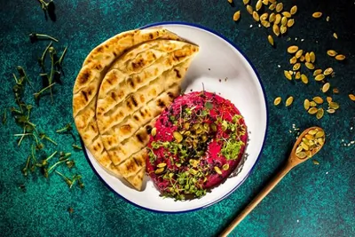 Хумус из свеклы