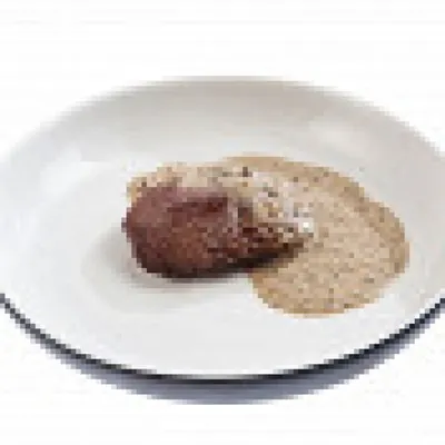 Стейк с перечным соусом