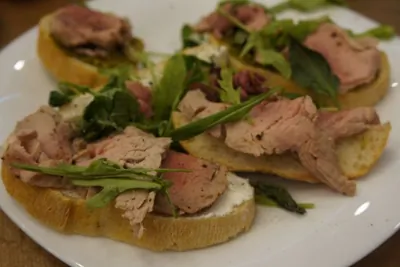 Брускетта мясная