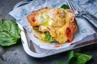 Бенедикт с Лососем