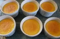 Запеченный десерт с жасминовым чаем