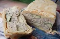 Блинная закуска с мясом и сыром