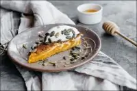 Тыквенный пирог с творогом и яблоками