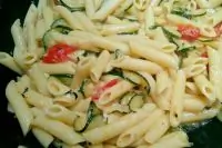 Пенне с цукини и домашним сыром