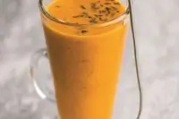 Согревающий имбирный морс с малиной или облепихой