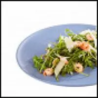 Салат с рукколой и креветками