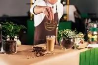 Кофейный коктейль на основе эспрессо со вкусом миндаля и пряника