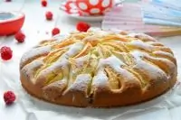 Пирог с яблоками и ванильным пудингом