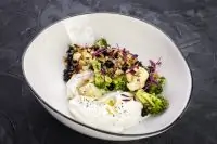 Буррата с салатом из разных круп