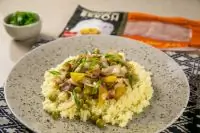 Кускус с овощами и беконом