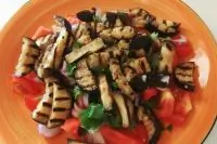 Салат с баклажанами и помидорами