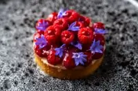 Клубничный тарт с творожным кремом