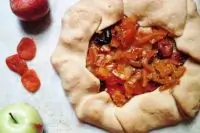 Галета с яблоками, курагой и апельсиновым джемом