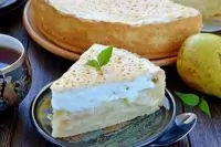 Сливочно-грушевый пирог с суфле