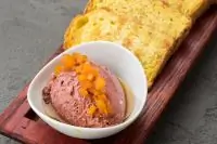 Паштет из печени индейки с мисо и вареньем из айвы