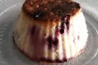 Порционная творожная запеканка с ягодами