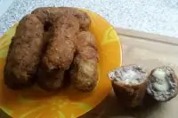 Колбаски из фарша с моцареллой