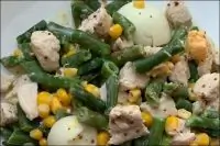 Салат с куриной грудкой и стручковой фасолью