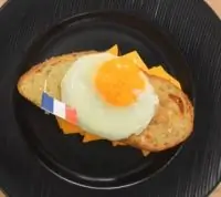 Сэндвич крок-мадам с горчицей