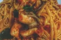 Паста с вешенками и томатами