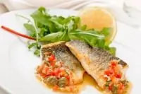 Сибас с соусом