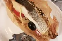 Нельма с овощами, запеченная в пергаменте