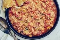 Яичница с помидорами и зеленью