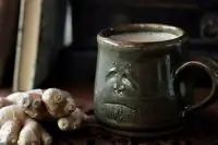 Кенийский чай с молоком и имбирем