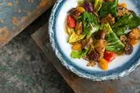 Салат с хрустящим баклажаном