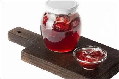 Клубничное варенье с черным перцем