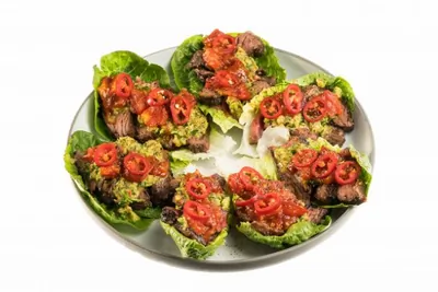 Свежие тако с диафрагмой и зеленым чимичурри