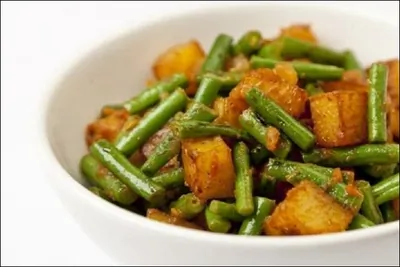 Карри с картофелем и стручковой фасолью
