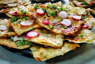 Лепешки с сыром, грибами и зеленью