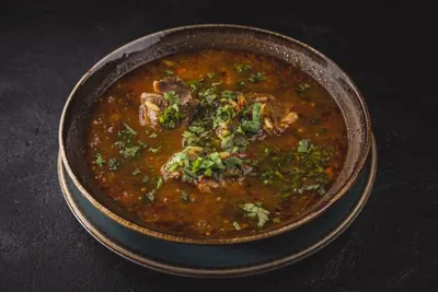 Харчо с говяжьей лопаткой и грудинкой