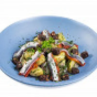 Салат с картошкой и килькой