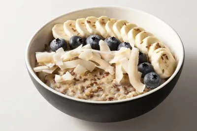 Овсянка с семенами льна и арахисовой пастой