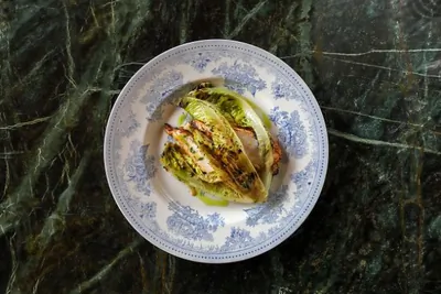 Куриная грудка с мини-романо на гриле