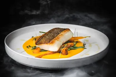 Палтус с кремом из моркови и юдзу