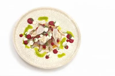 Сельдь с картофелем, луком и свеклой по-датски