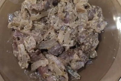 Куриные желудки в сметане