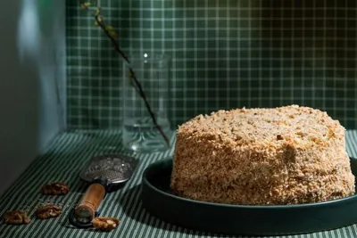 Торт с грецкими орехами и кокосовой стружкой