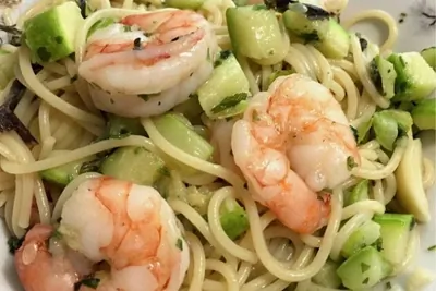 Паста с цукини и креветками