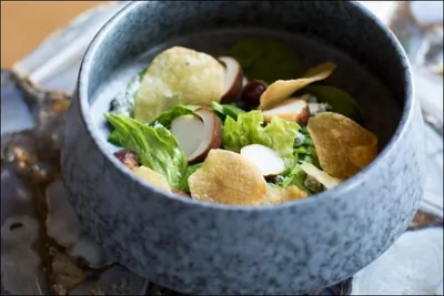 Салат с белыми грибами и горгонзолой