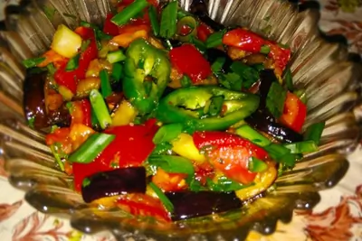 Салат из баклажанов с соевым соусом