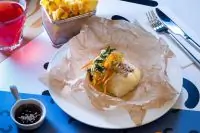 Треска, запеченная в пергаменте