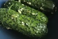 Быстрые малосольные огурцы с тмином