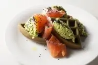 Вафли-маття с лососем