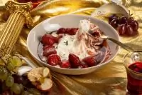 Жареная клубника со страчателлой